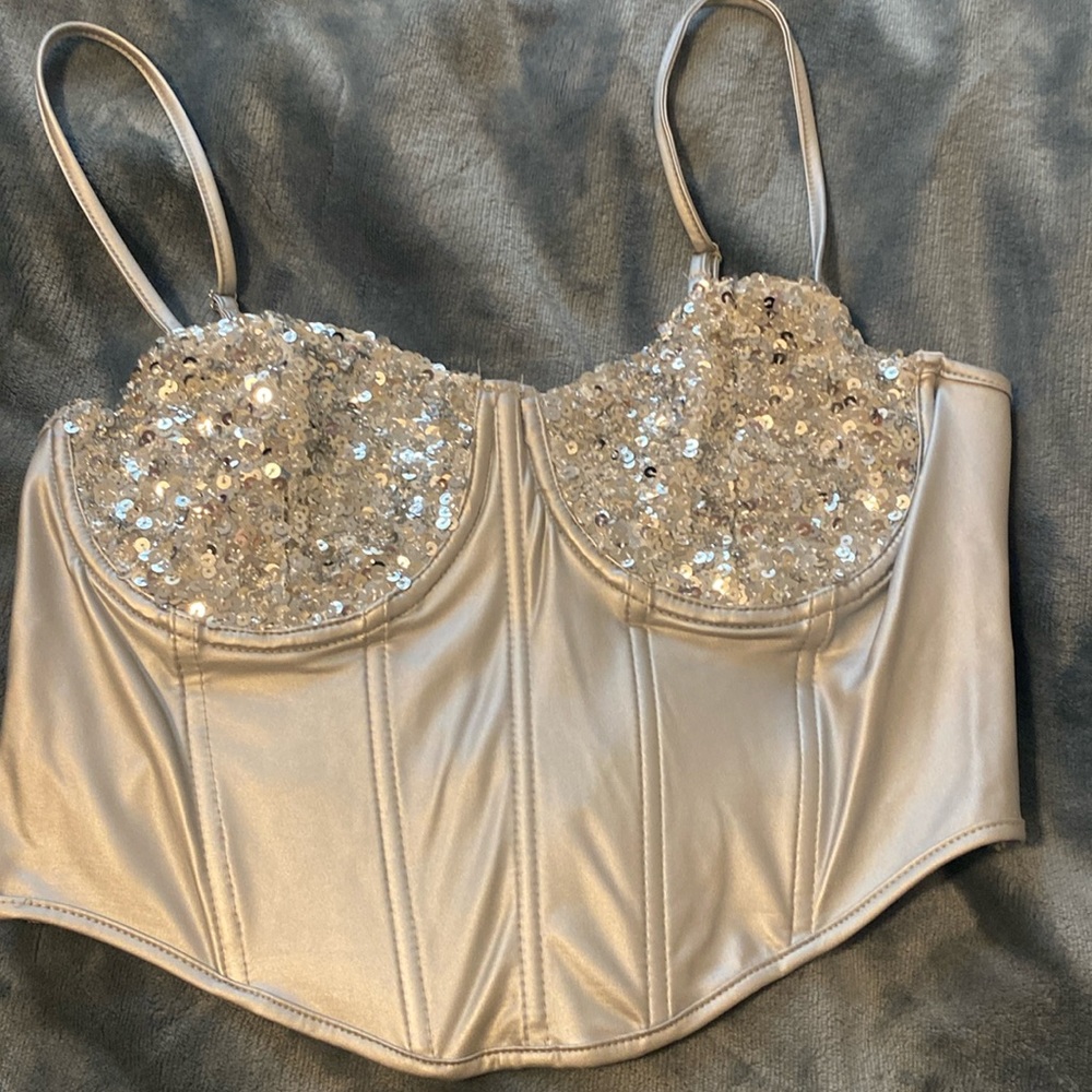 Silver sparkly corset brand new, barely worn only worn one time✨🔥